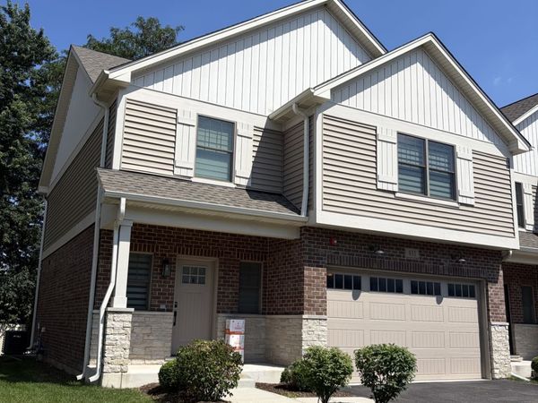 411 W Pierce Road , Itasca, IL 60143
