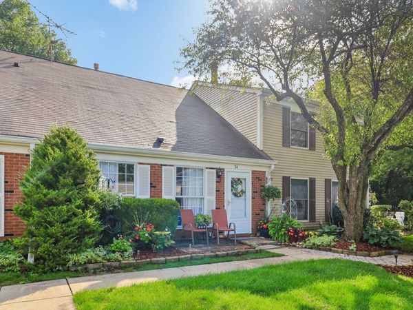 74 Silver Tree Circle , Cary, IL 60013