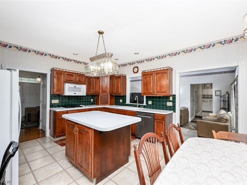 1035 Stratford Place , Alliance, OH 44601 Photo 18