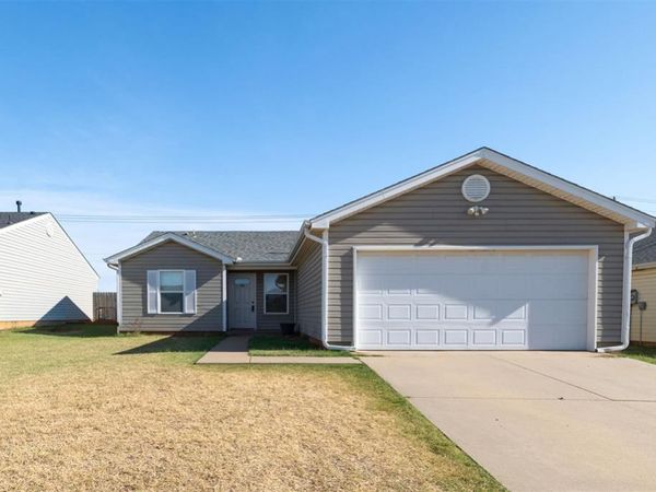 10349 Aberdeen Drive, Yukon, OK 73099