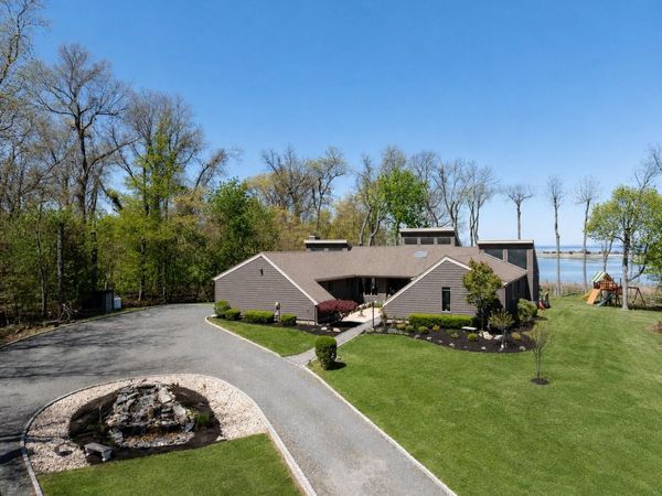 12 Flax Pond Woods Road , East Setauket, NY 11733