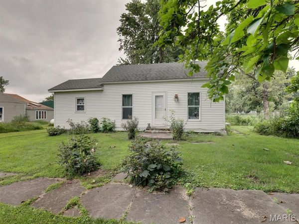 410 N 7th Street , La Belle, MO 63447