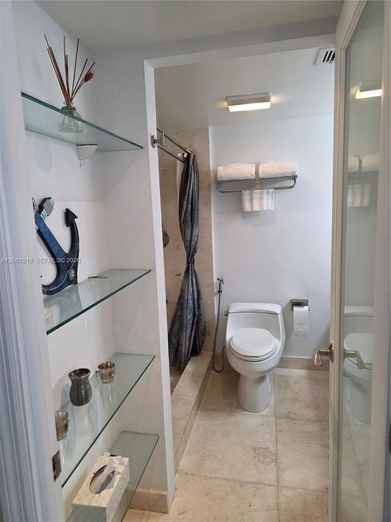 18081 Biscayne Blvd Boat Slip & Unit, Unit 1805, Aventura, FL 33160 Photo