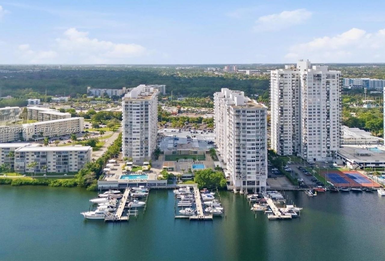 18081 Biscayne Blvd Boat Slip & Unit, Unit 1805, Aventura, FL 33160 Photo
