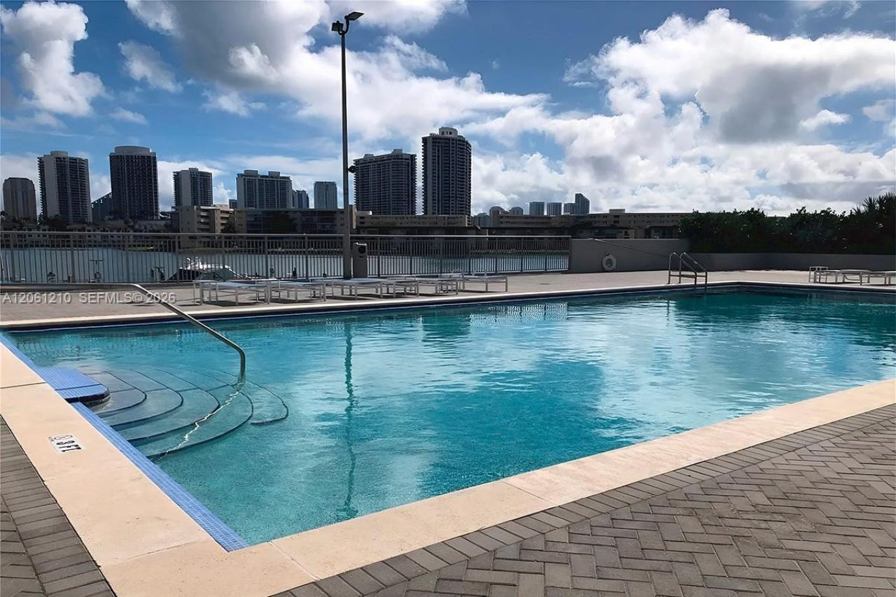18081 Biscayne Blvd Boat Slip & Unit, Unit 1805, Aventura, FL 33160 Photo