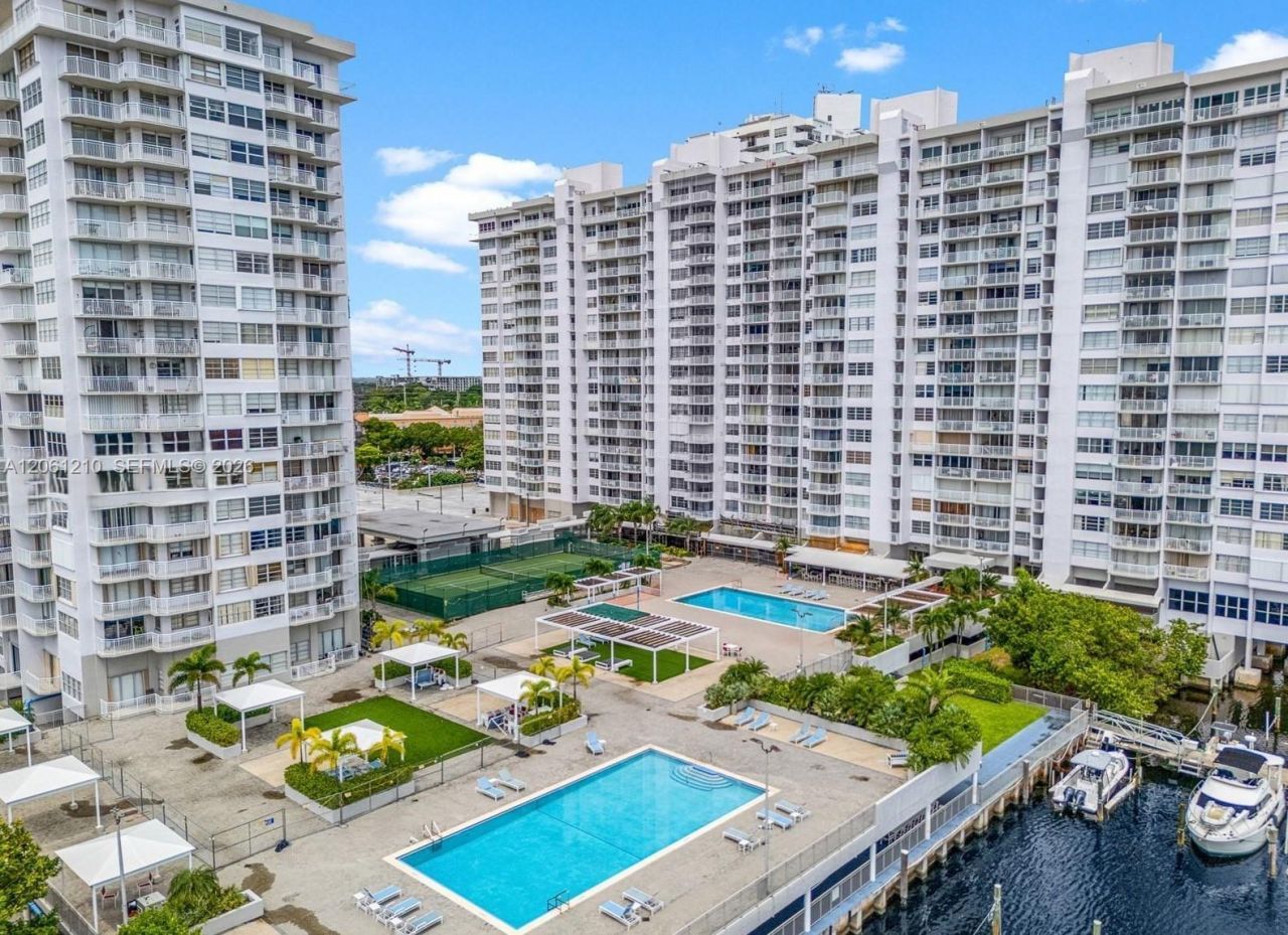 18081 Biscayne Blvd Boat Slip & Unit, Unit 1805, Aventura, FL 33160 Photo