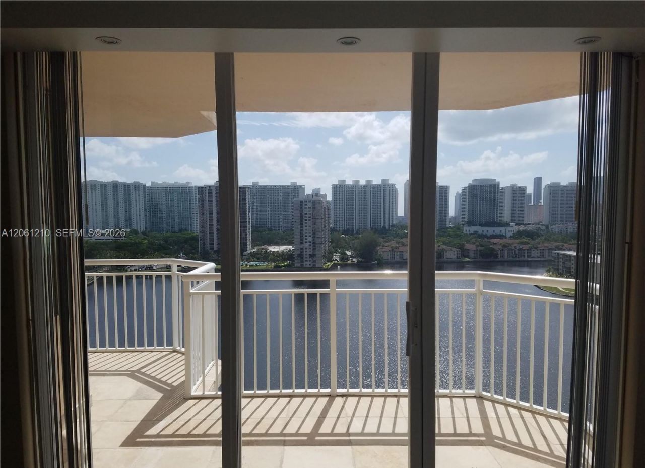 18081 Biscayne Blvd Boat Slip & Unit, Unit 1805, Aventura, FL 33160 Photo