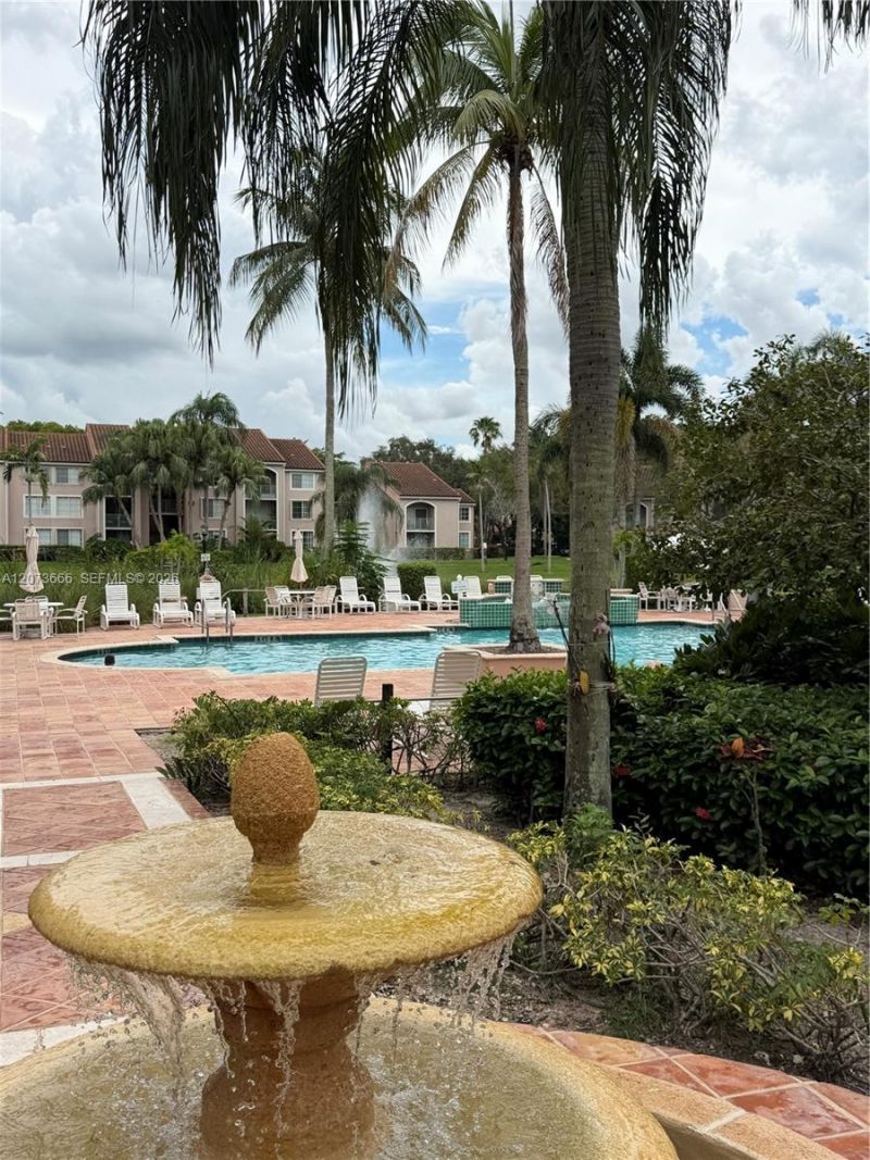 12166 Saint Andrews Pl , Unit 202, Miramar, FL 33025 Photo