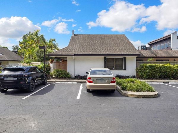 7762 SW 99th St , Unit 10, Miami, FL 33156