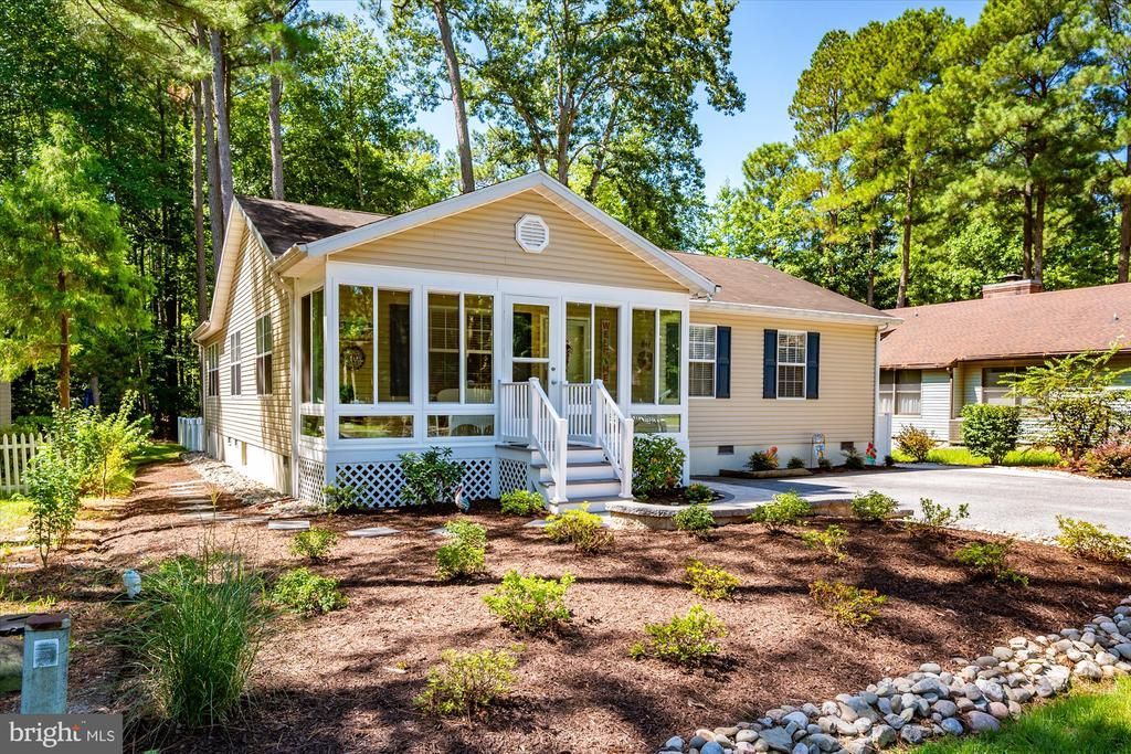 811 OCEAN PARKWAY, OCEAN PINES, MD 21811