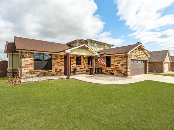 130 Elk Cove , Stephenville, TX 76401