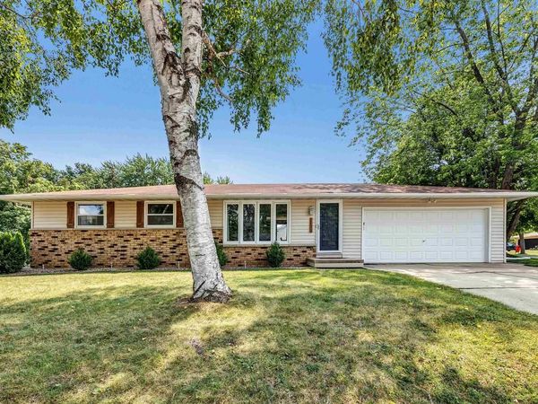 1125 STINE WAY, De Pere, WI 54115