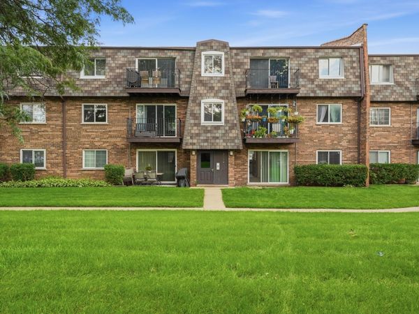 9388 Bay Colony Drive , Unit 1S, Des Plaines, IL 60016