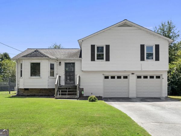 1560 Rose Garden Lane, Loganville, GA 30052