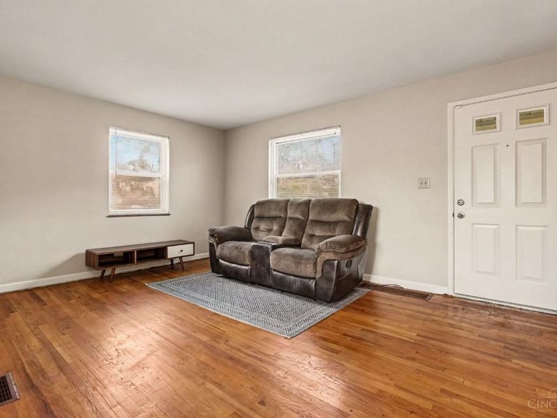 8893 Monsanto Drive, Springfield Township, OH 45231 Photo 2
