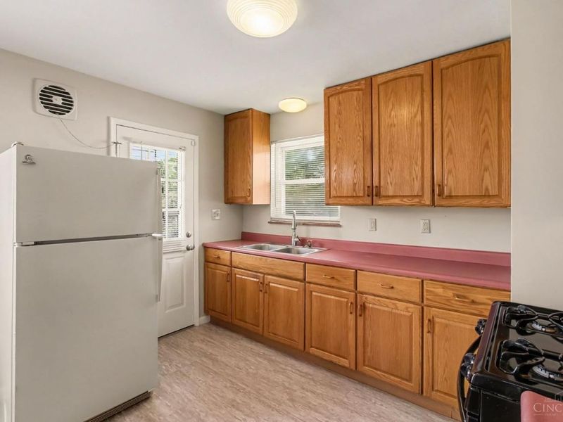 8893 Monsanto Drive, Springfield Township, OH 45231 Photo 7