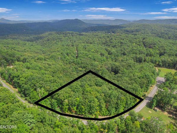 313 Country Wood Place, Harriman, TN 37748