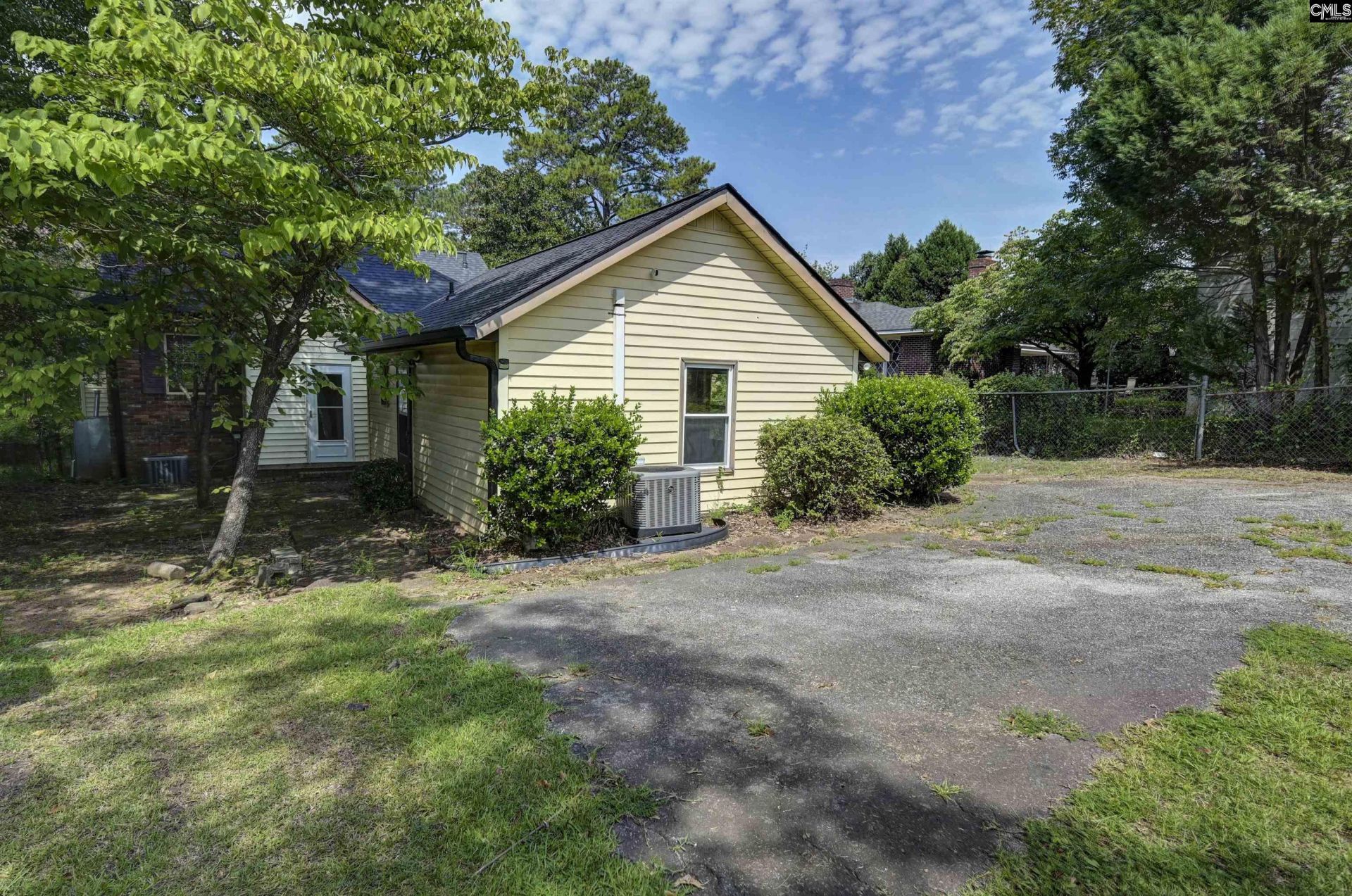 3838 Wellesley Drive  Photo 4