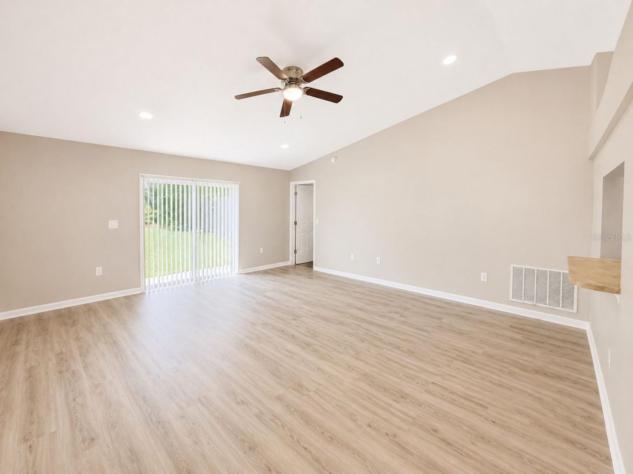 9208 Winchester Estates Court , Lakeland, FL 33810 Photo
