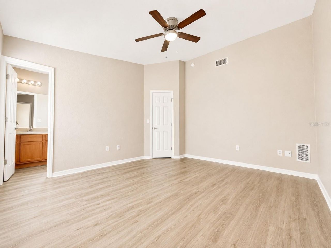 9208 Winchester Estates Court , Lakeland, FL 33810 Photo