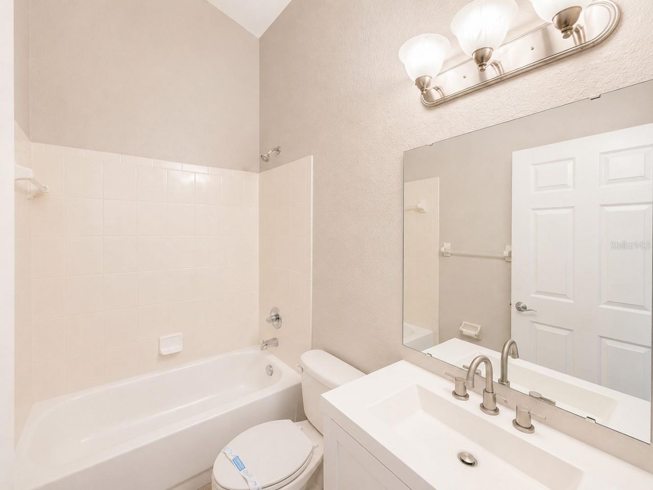 9208 Winchester Estates Court , Lakeland, FL 33810 Photo