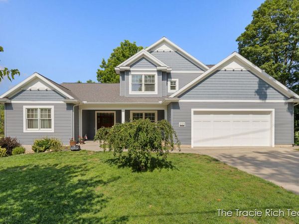 269 N Main Street, Rockford, MI 49341