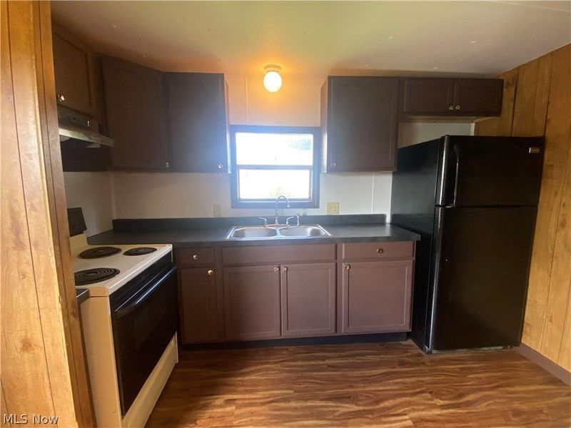 201 Pear Street, Unit 23, Bethesda, OH 43719 Photo 2