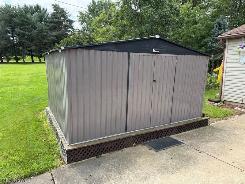 3585 Clermont Street NW, North Lawrence, OH 44666 Photo 14