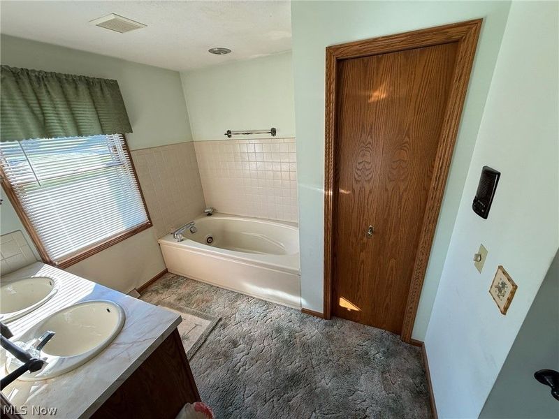 3585 Clermont Street NW, North Lawrence, OH 44666 Photo 32
