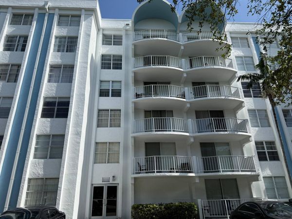 482 NW 165TH ST Road, Unit A-301, Miami, FL 33169