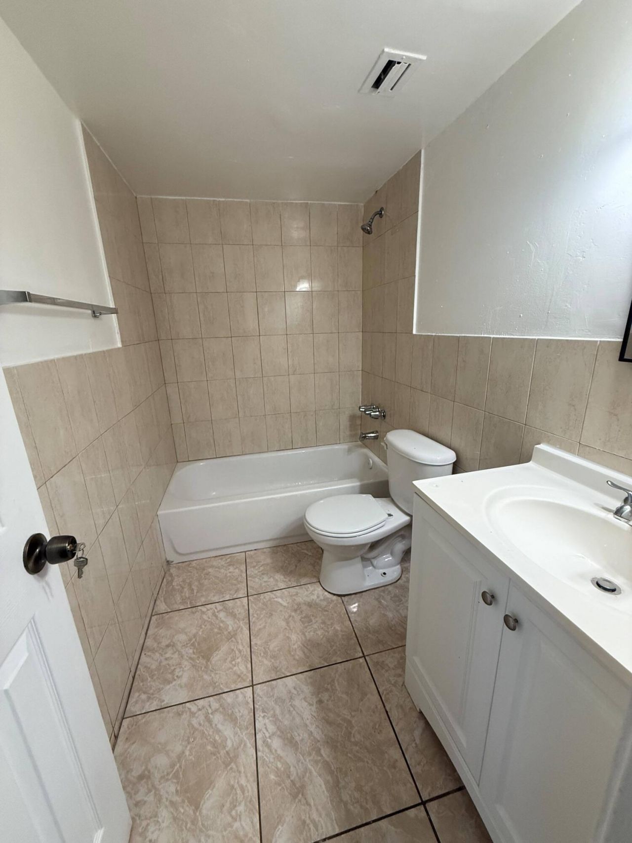 482 NW 165th St Road, Unit A-301, Miami, FL 33169 Photo
