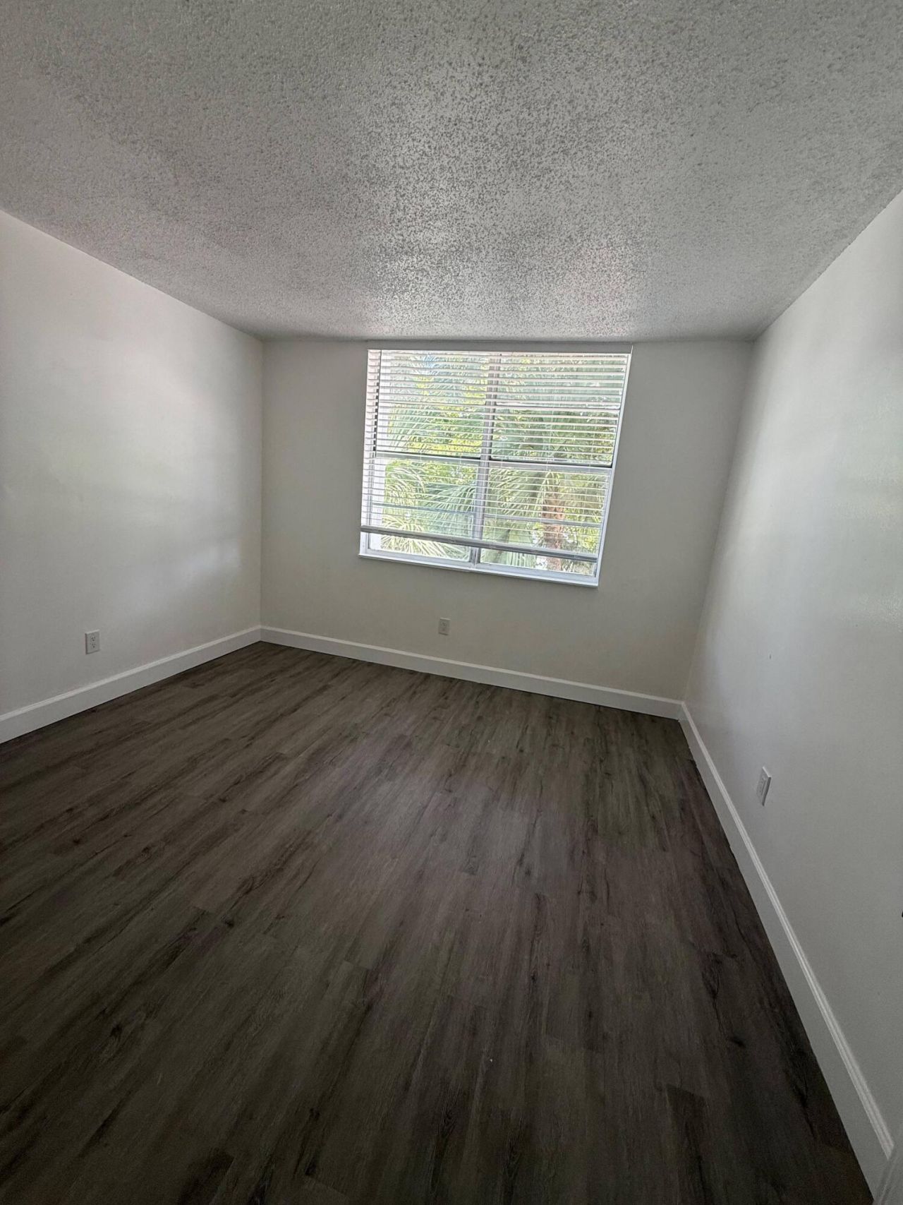 482 NW 165th St Road, Unit A-301, Miami, FL 33169 Photo