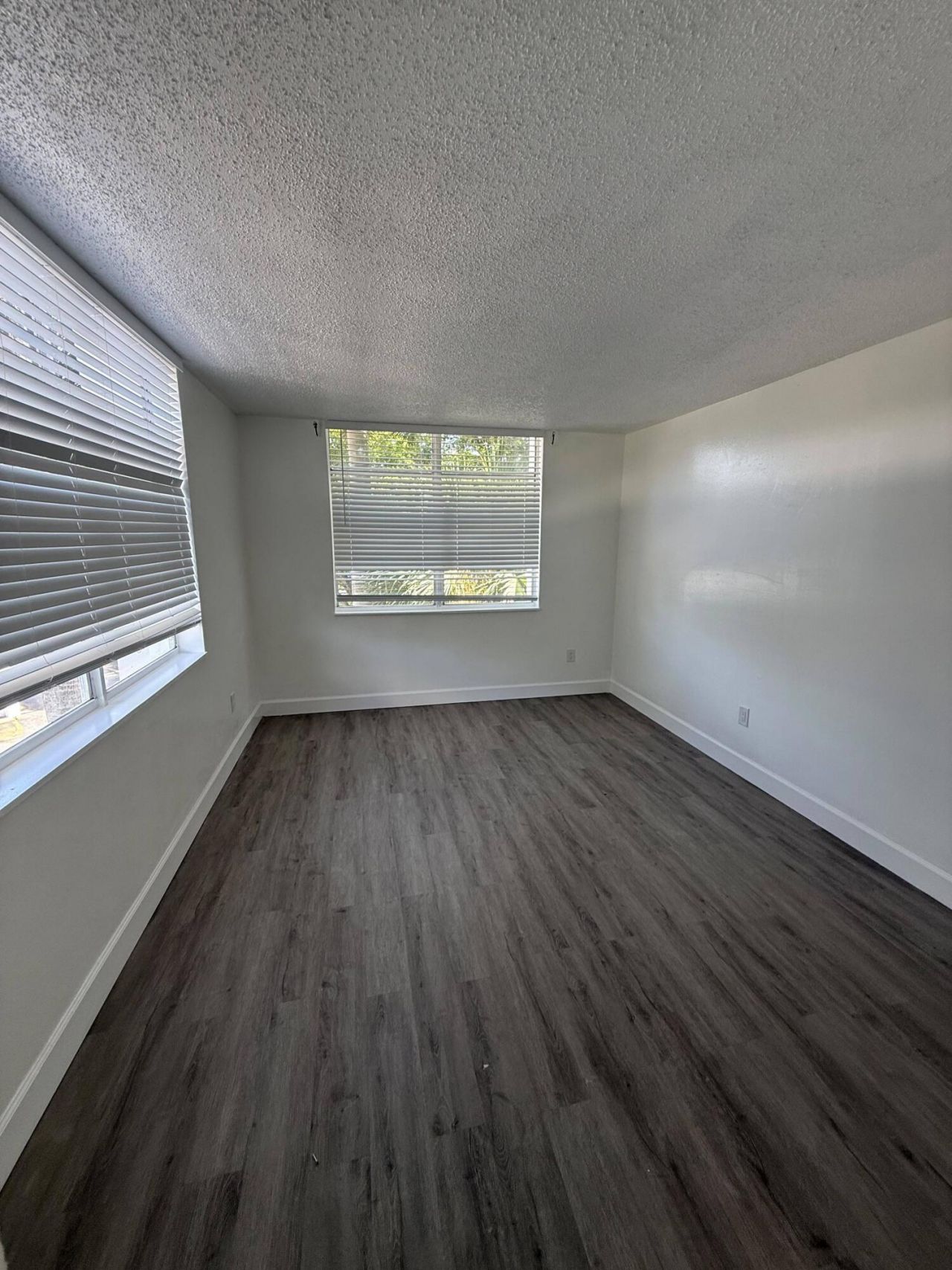 482 NW 165th St Road, Unit A-301, Miami, FL 33169 Photo