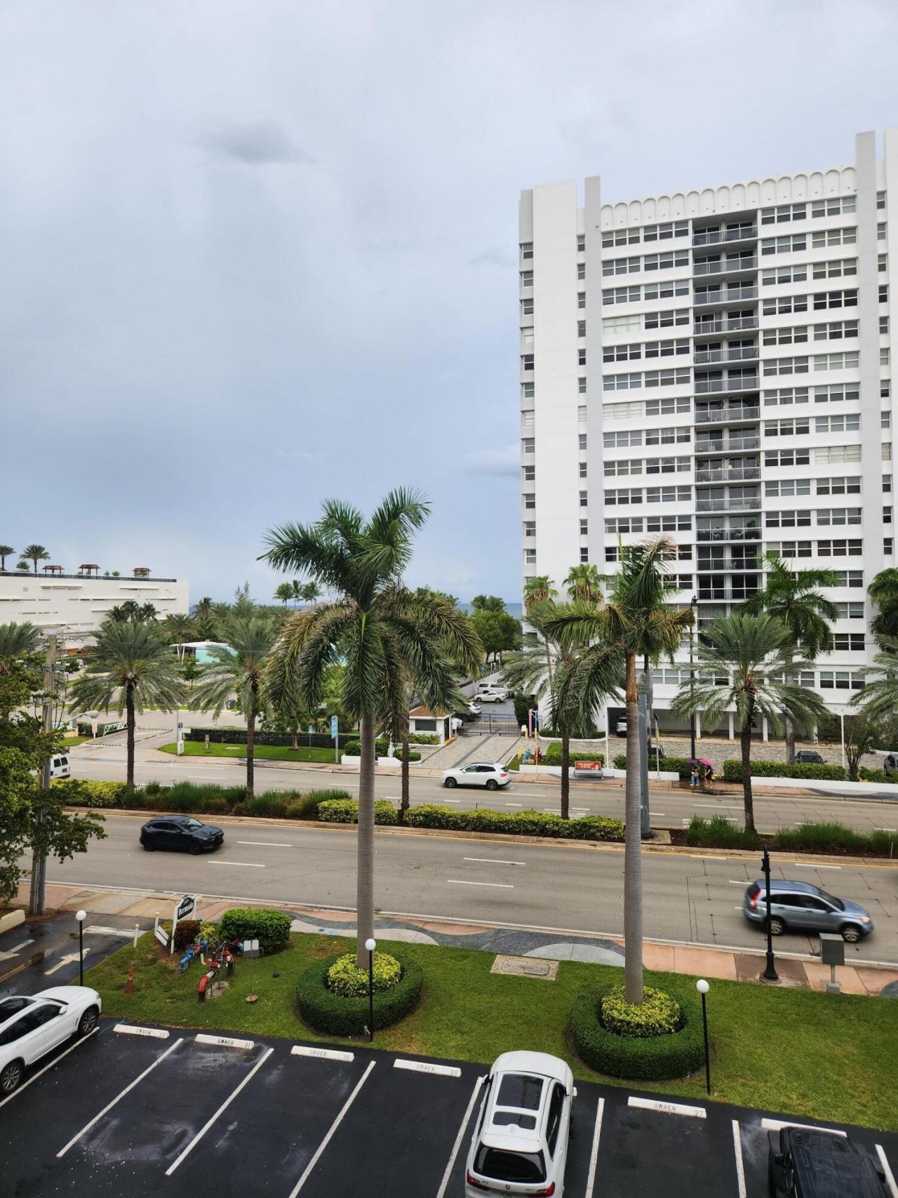 1893 S Ocean Drive, Unit 511, Hallandale Beach, FL 33009 Photo