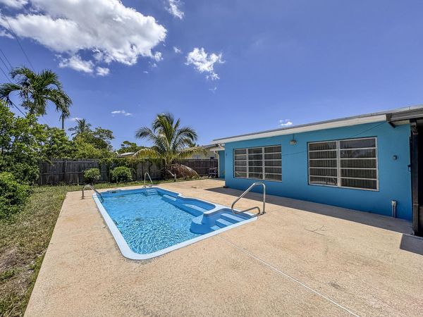 1326 Lake Erie Drive, Lake Worth, FL 33461