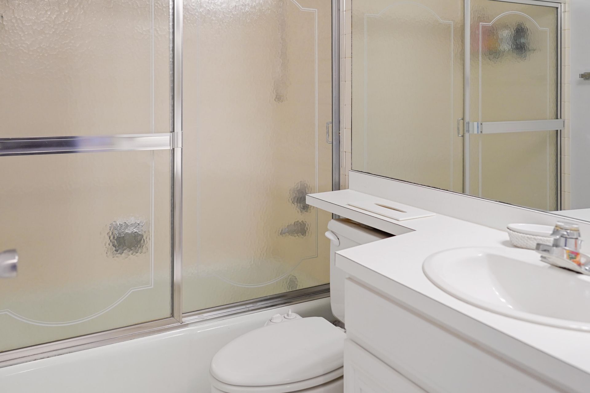 2550 Presidential Way, Unit 106, West Palm Beach, FL 33401 Photo