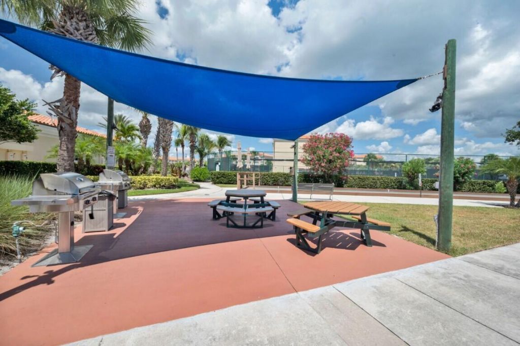 3 Harbour Isle Drive E, Unit 303, Fort Pierce, FL 34949 Photo
