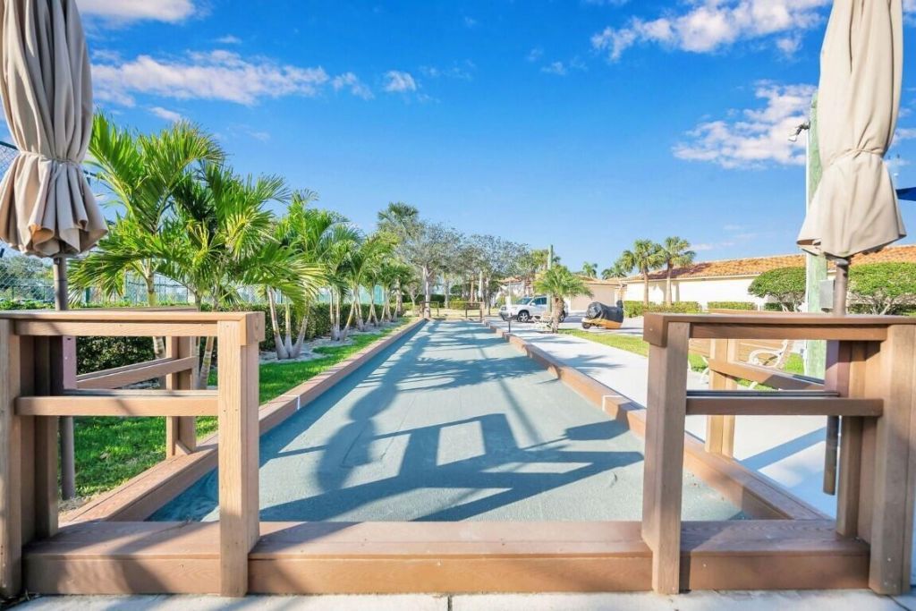 3 Harbour Isle Drive E, Unit 303, Fort Pierce, FL 34949 Photo