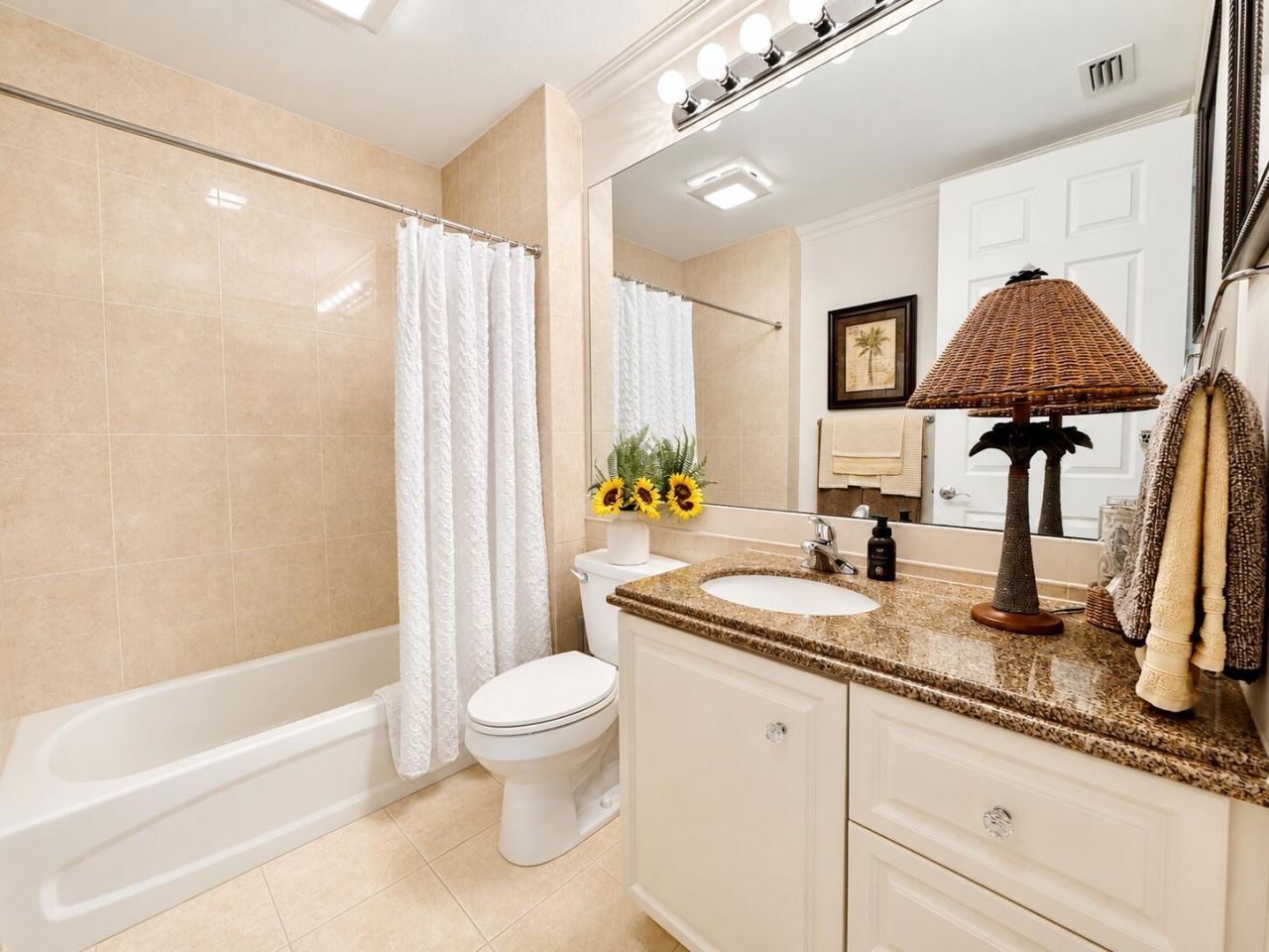 3 Harbour Isle Drive E, Unit 303, Fort Pierce, FL 34949 Photo