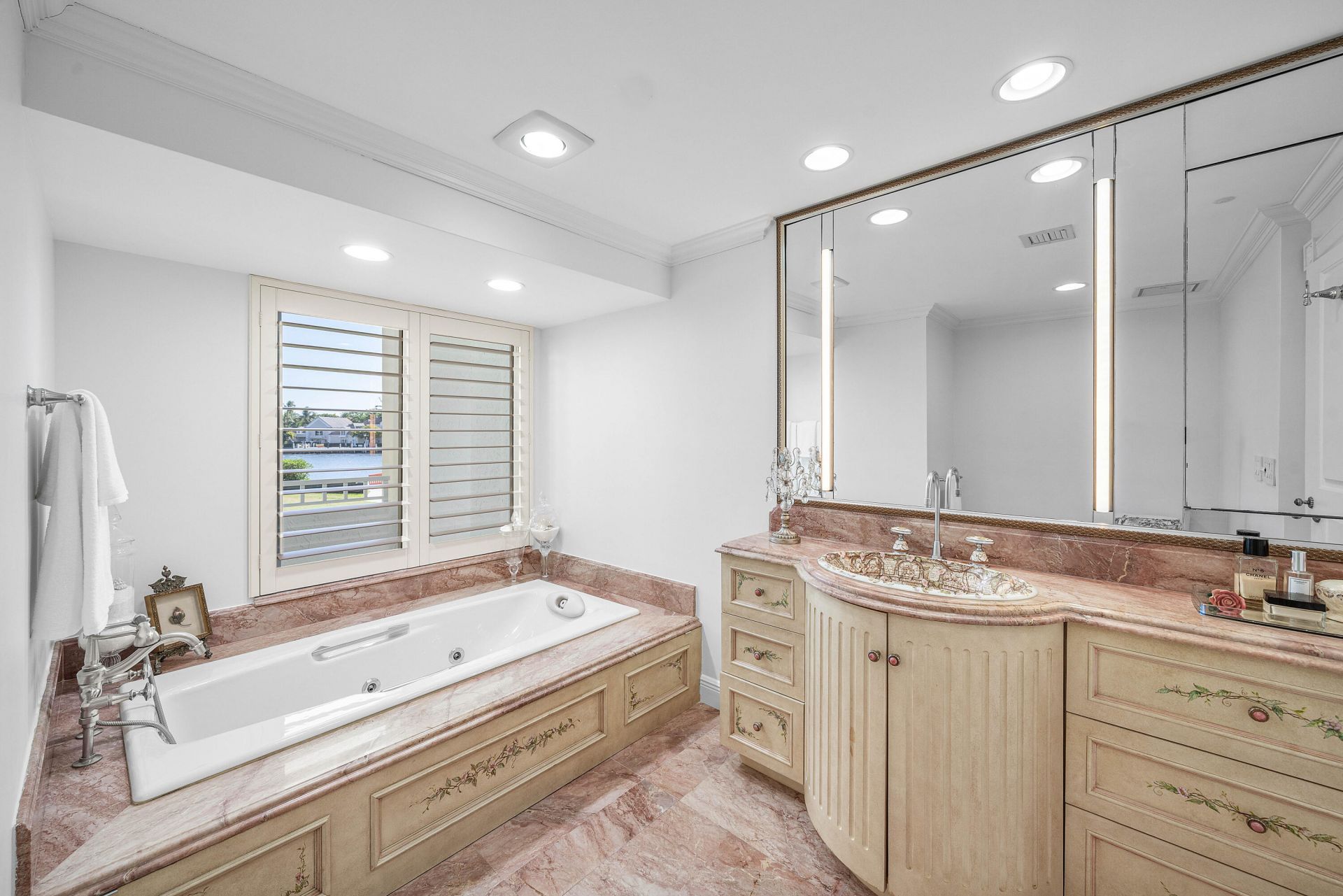 300 SE 5th Avenue, Unit 1030, Boca Raton, FL 33432 Photo