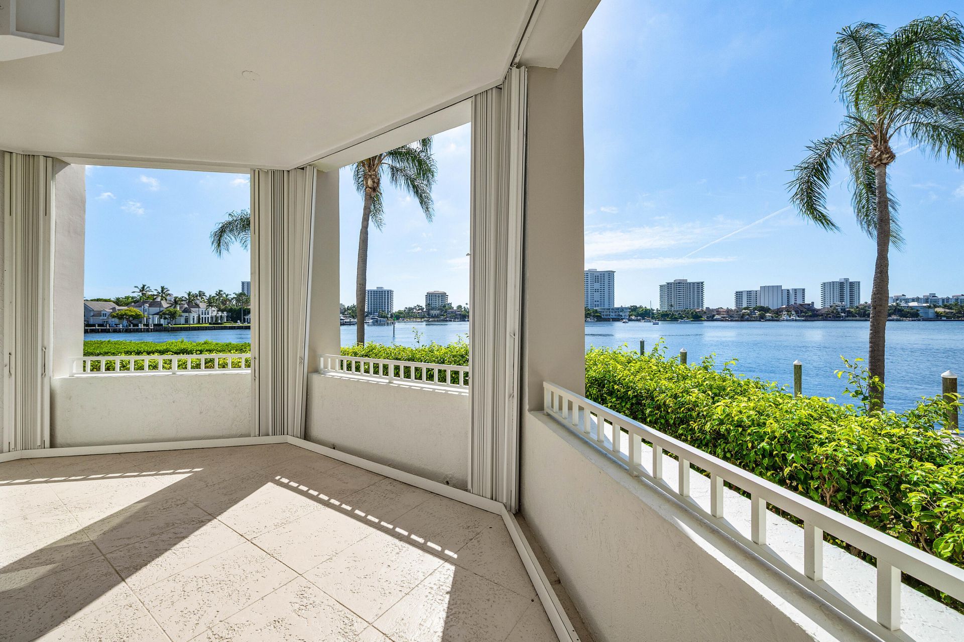 300 SE 5th Avenue, Unit 1030, Boca Raton, FL 33432 Photo