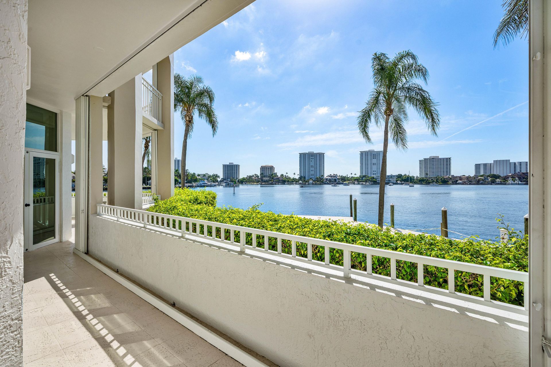 300 SE 5th Avenue, Unit 1030, Boca Raton, FL 33432 Photo