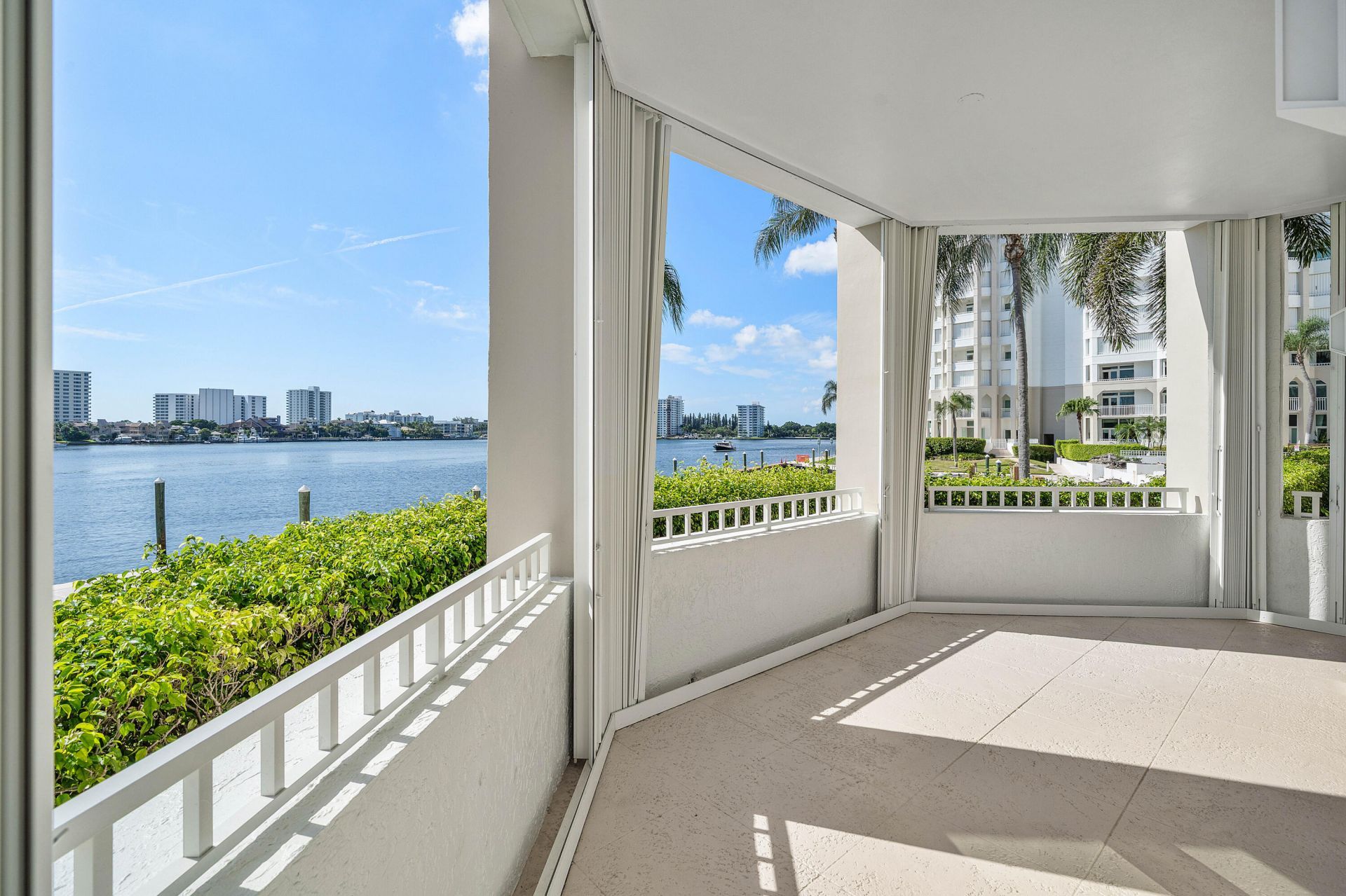 300 SE 5th Avenue, Unit 1030, Boca Raton, FL 33432 Photo