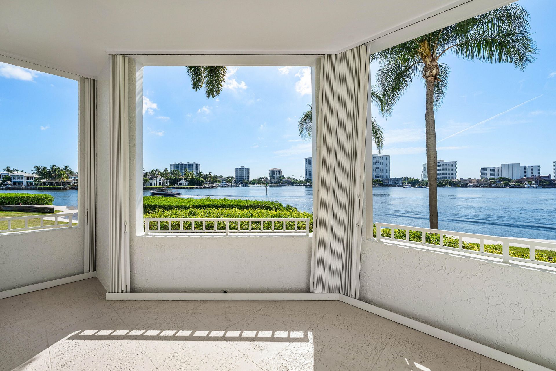 300 SE 5th Avenue, Unit 1030, Boca Raton, FL 33432 Photo