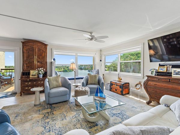 374 Golfview Road, Unit 405, North Palm Beach, FL 33408