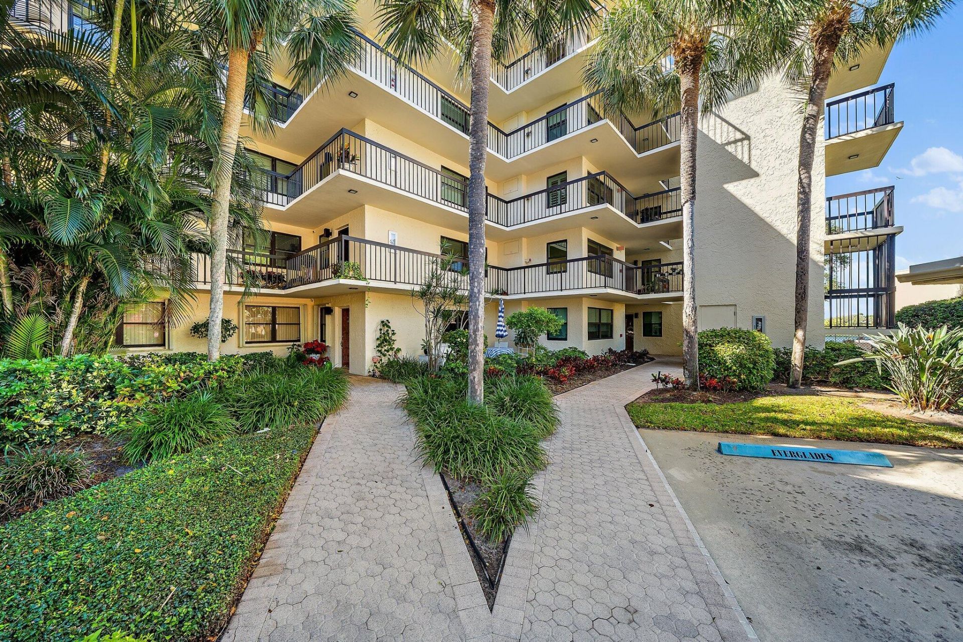 374 Golfview Road, Unit 405, North Palm Beach, FL 33408 Photo