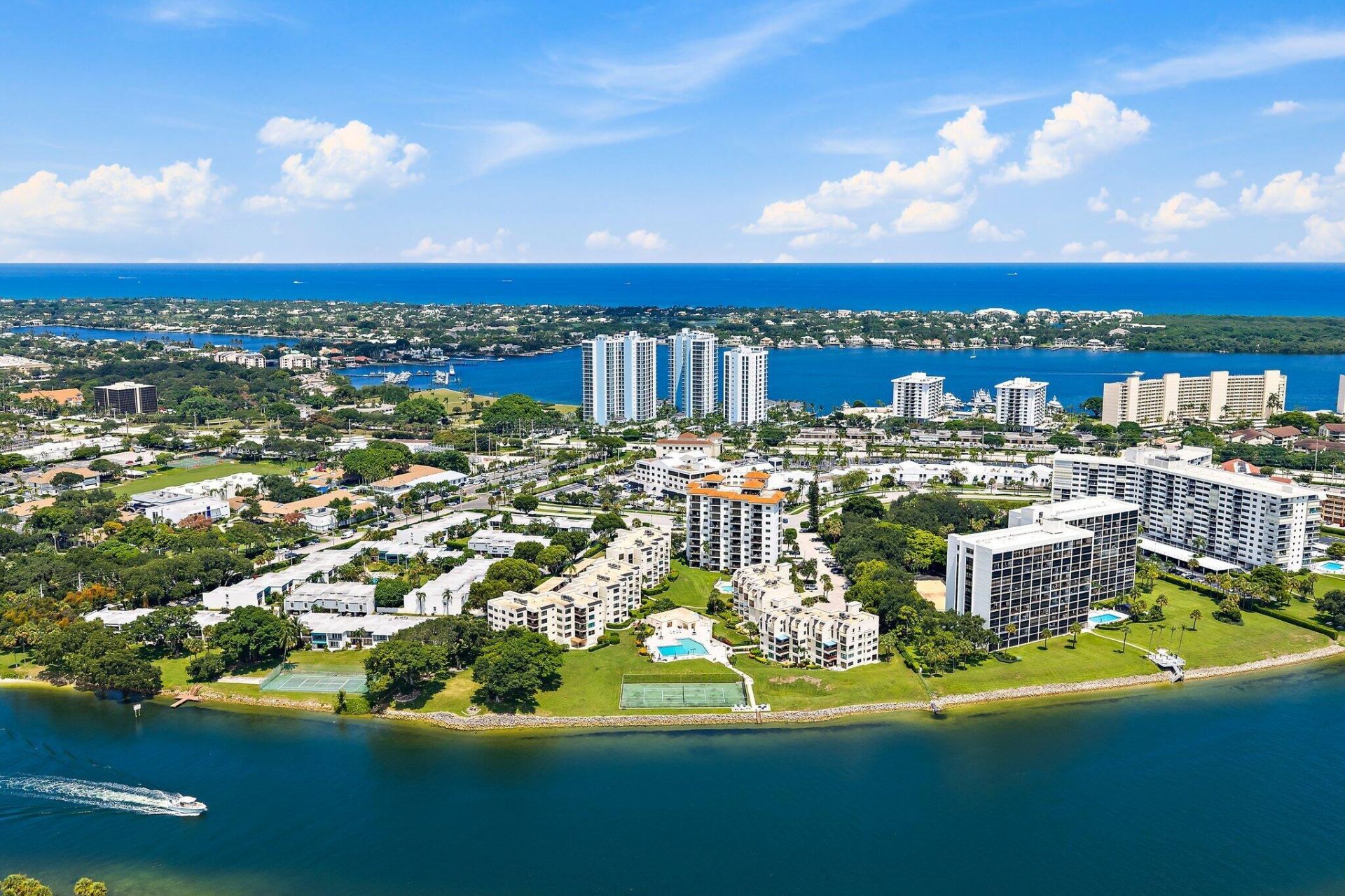 374 Golfview Road, Unit 405, North Palm Beach, FL 33408 Photo