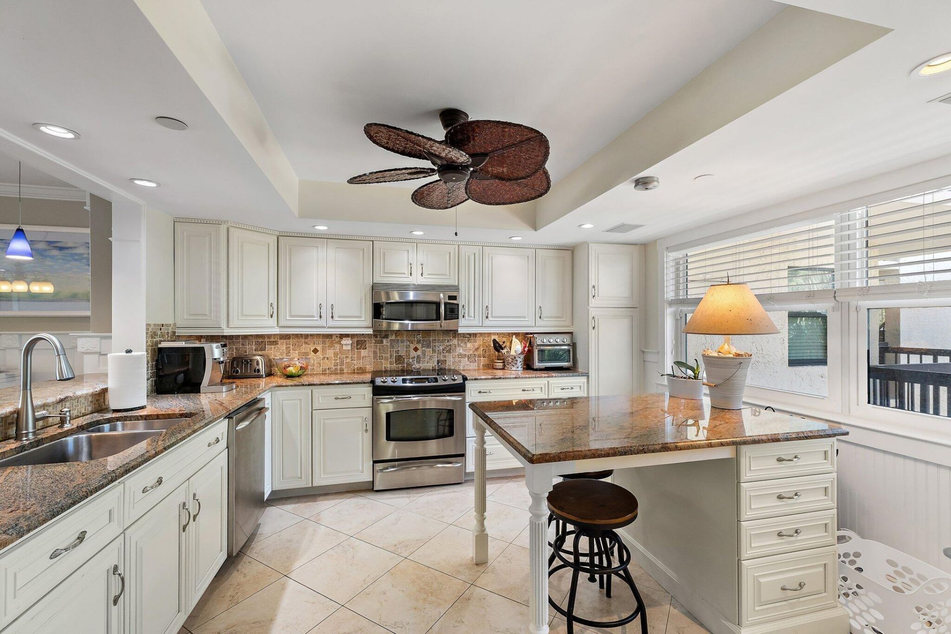374 Golfview Road, Unit 405, North Palm Beach, FL 33408 Photo