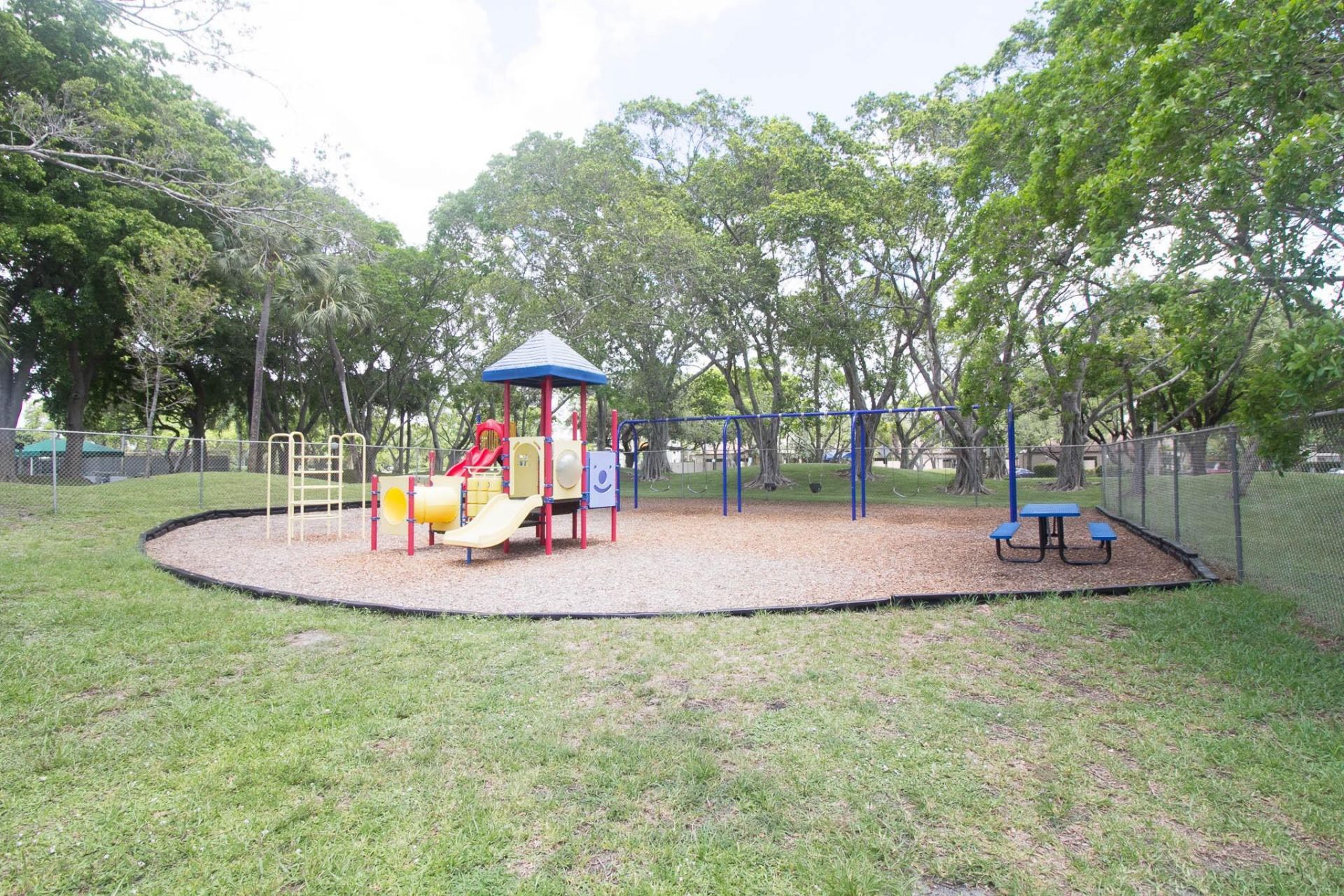 2316 S Cypress Bend Drive, Unit 218, Pompano Beach, FL 33069 Photo