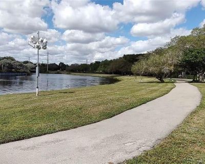2316 S Cypress Bend Drive, Unit 218, Pompano Beach, FL 33069 Photo